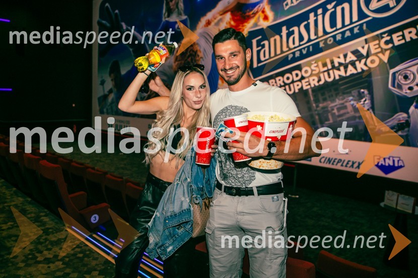  Patricija Štifter - RIYA, model, pevka, tiktokerka;  Aljaž  GazdekVečer superjunakov s filmom Fantastični 4: prvi koraki v Cineplexx Ljubljana