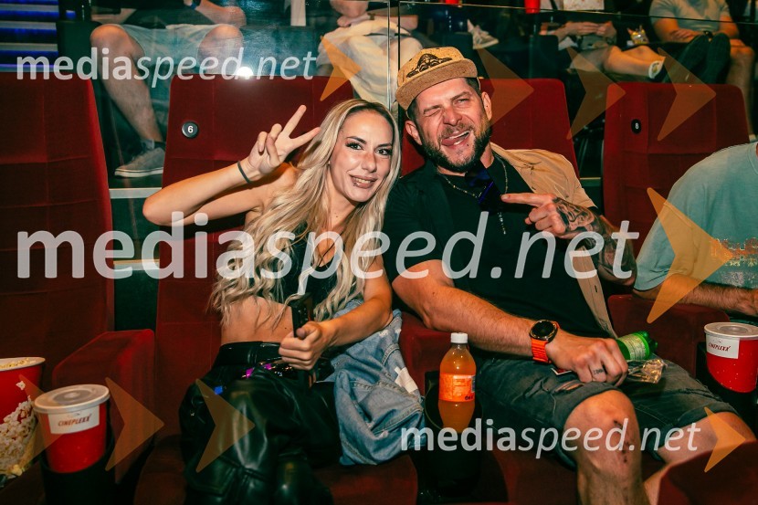  Patricija Štifter - RIYA, model, pevka, tiktokerka;  Klemen Bunderla, radijski voditelj, radio AktualVečer superjunakov s filmom Fantastični 4: prvi koraki v Cineplexx Ljubljana