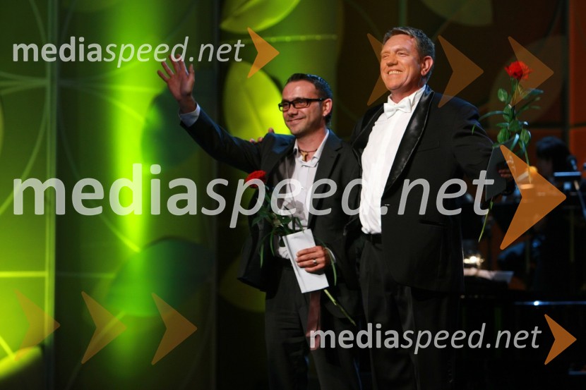 Mišo Kontrec, avtor glasbe in besedila zmagovalne skladbe po mnenju žirije in Rudi Šantl, pevec40. Festival narečnih popevk 2009