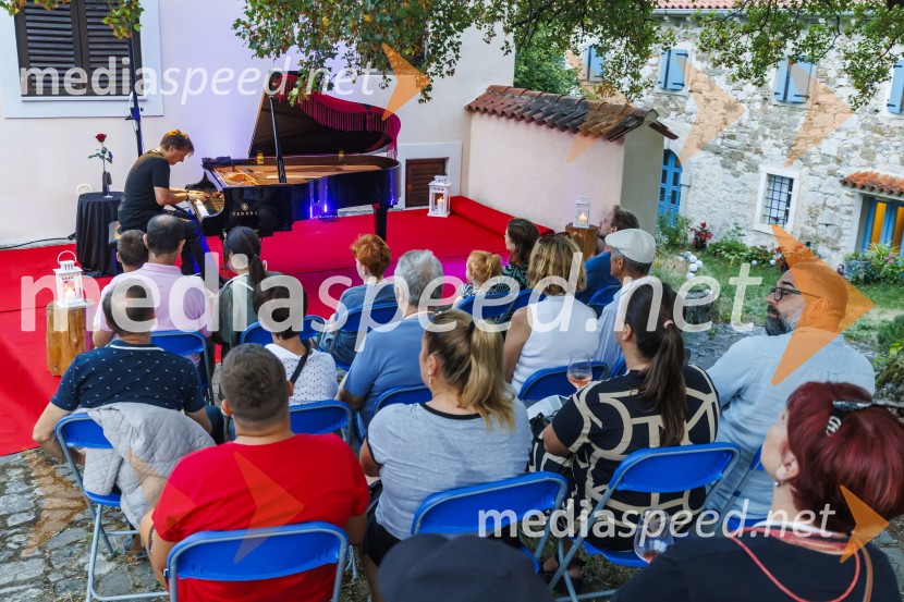  Tomaž Pačnik, glasbenikAltroke Istria Gourmet Festival v Kubedu