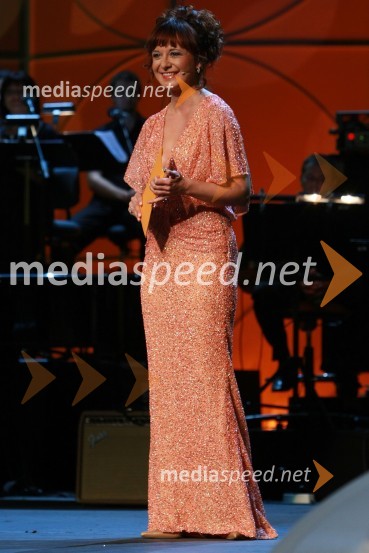 Lara P. Jankovič, povezovalka prireditve40. Festival narečnih popevk 2009