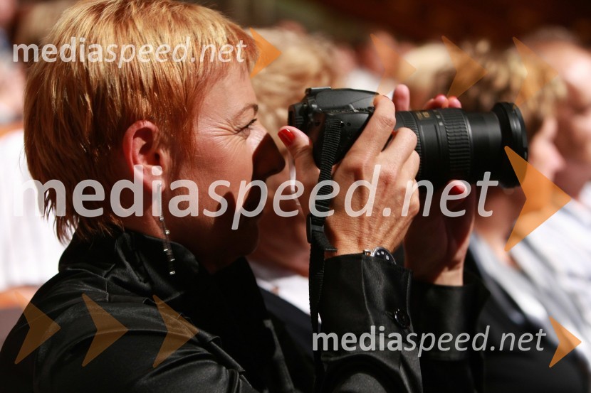 Rosvita Pesek, novinarka TV Slovenija40. Festival narečnih popevk 2009