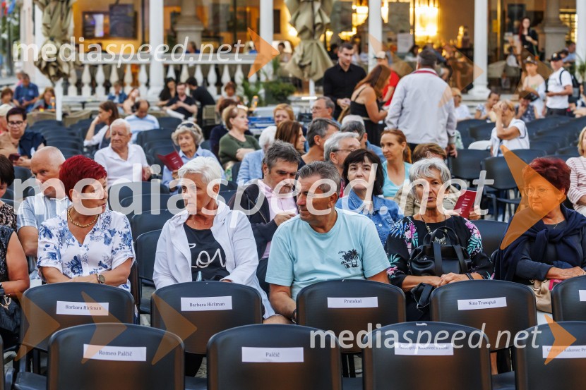 Operni večer na Titovem trgu v Kopru