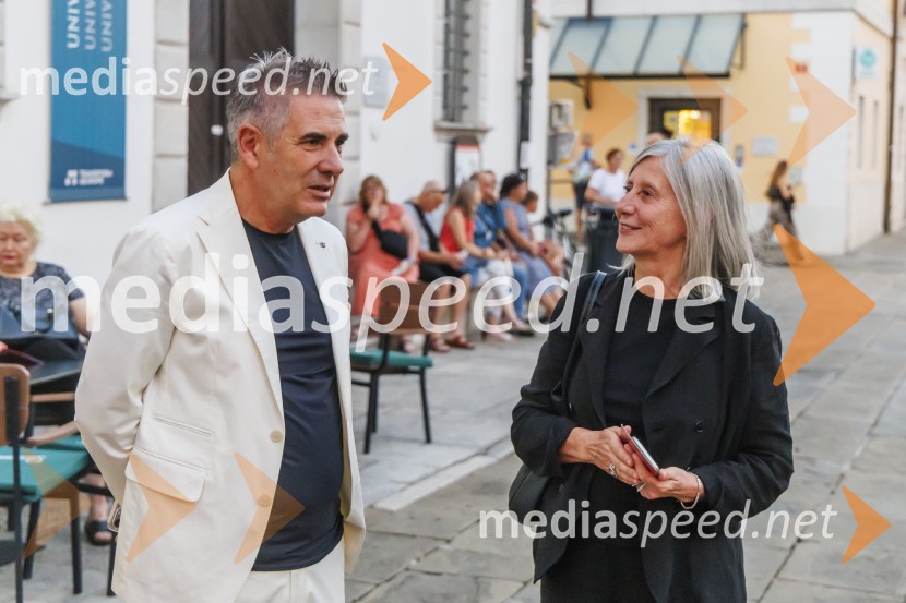  Giovanni Coviello, generalni konzul Republike Italije v Kopru;  ... Operni večer na Titovem trgu v Kopru