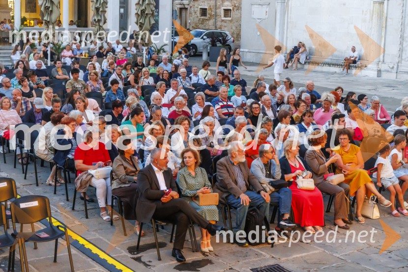 Operni večer na Titovem trgu v Kopru
