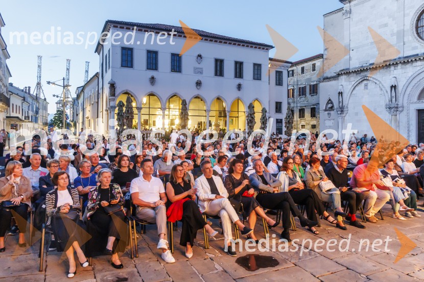 Operni večer na Titovem trgu v Kopru