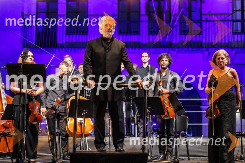  Alfredo Barchi, dirigentOperni večer na Titovem trgu v Kopru