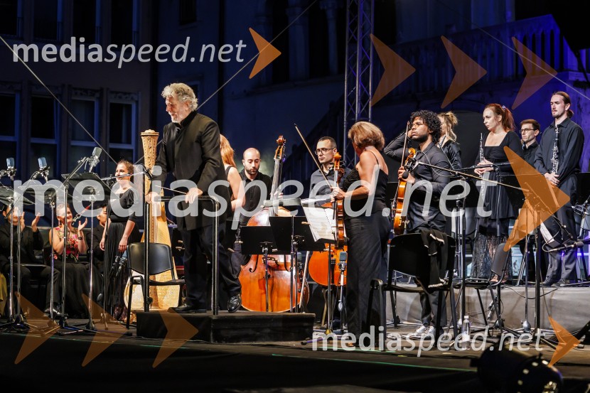  Alfredo Barchi, dirigentOperni večer na Titovem trgu v Kopru