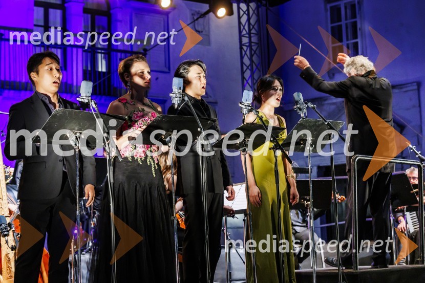 Operni večer na Titovem trgu v Kopru