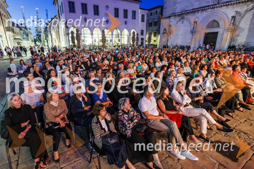Operni večer na Titovem trgu v Kopru