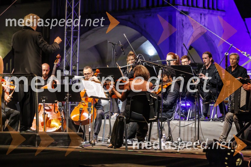 Operni večer na Titovem trgu v Kopru