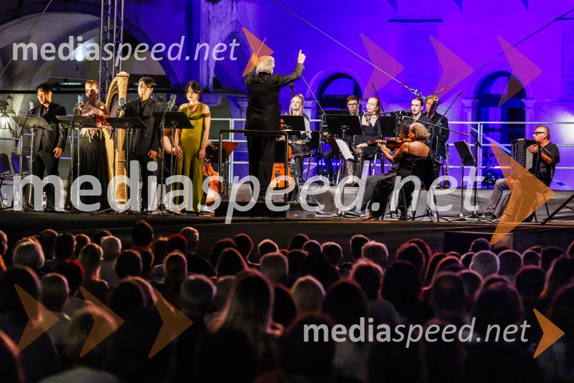 Operni večer na Titovem trgu v Kopru