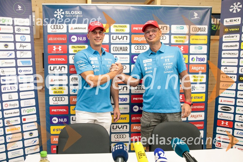  Žan Kranjec, smučar;  Miha Verdnik, vodja panoge za alpsko smučanje na SZSNovinarska konferenca Žana Kranjca in trenerja Mihe Verdnika