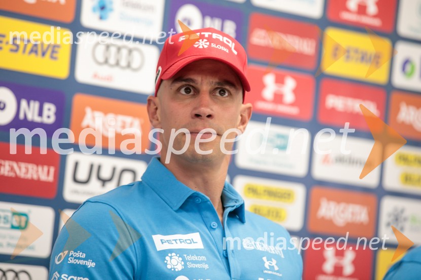  Žan Kranjec, smučarNovinarska konferenca Žana Kranjca in trenerja Mihe Verdnika