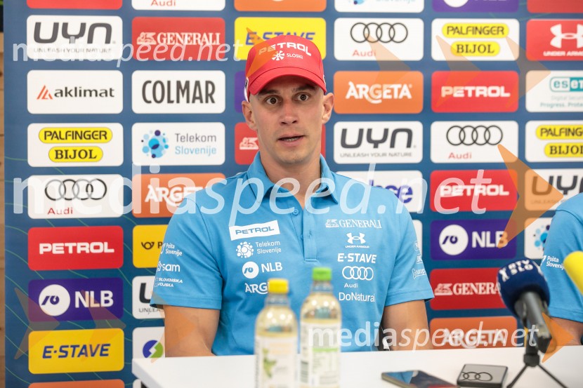  Žan Kranjec, smučarNovinarska konferenca Žana Kranjca in trenerja Mihe Verdnika