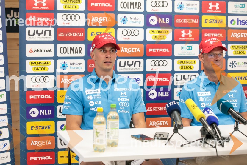  Žan Kranjec, smučar;  Miha Verdnik, vodja panoge za alpsko smučanje na SZSNovinarska konferenca Žana Kranjca in trenerja Mihe Verdnika