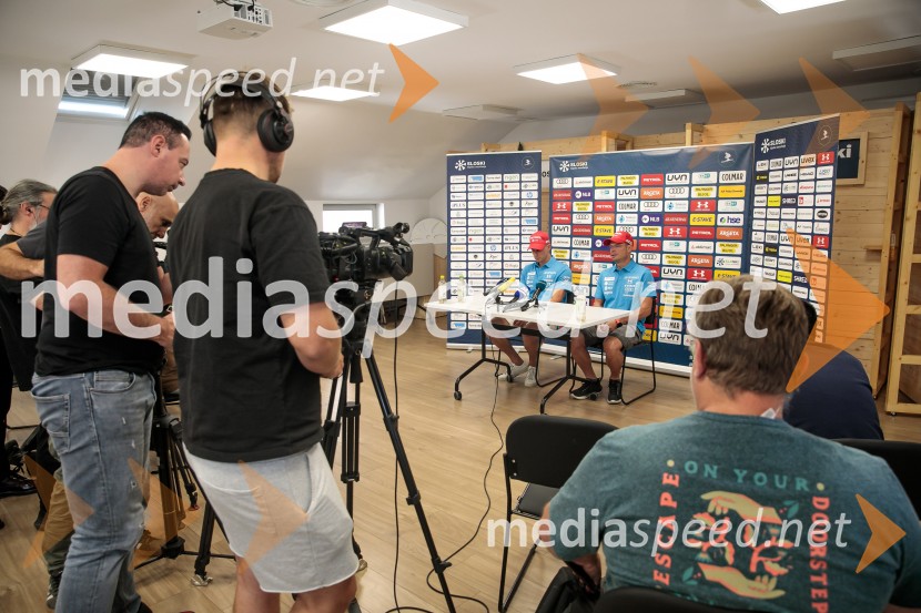 Novinarska konferenca Žana Kranjca in trenerja Mihe Verdnika