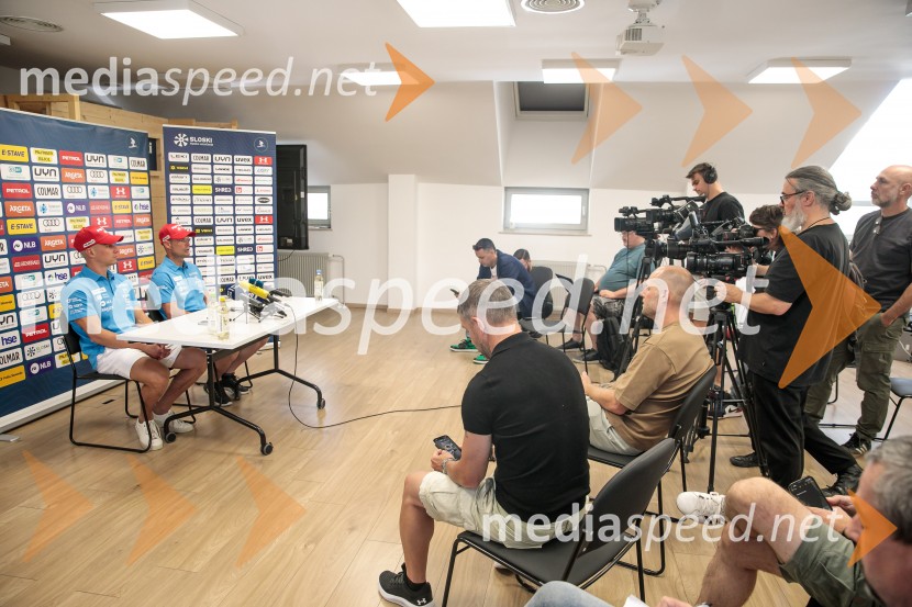 Novinarska konferenca Žana Kranjca in trenerja Mihe Verdnika
