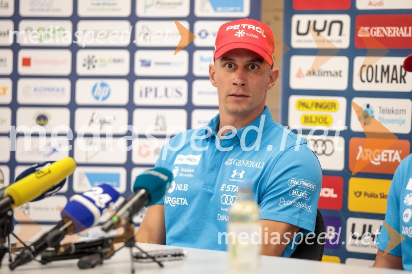  Žan Kranjec, smučarNovinarska konferenca Žana Kranjca in trenerja Mihe Verdnika