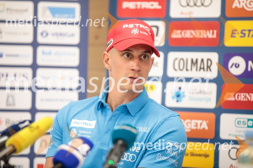  Žan Kranjec, smučarNovinarska konferenca Žana Kranjca in trenerja Mihe Verdnika