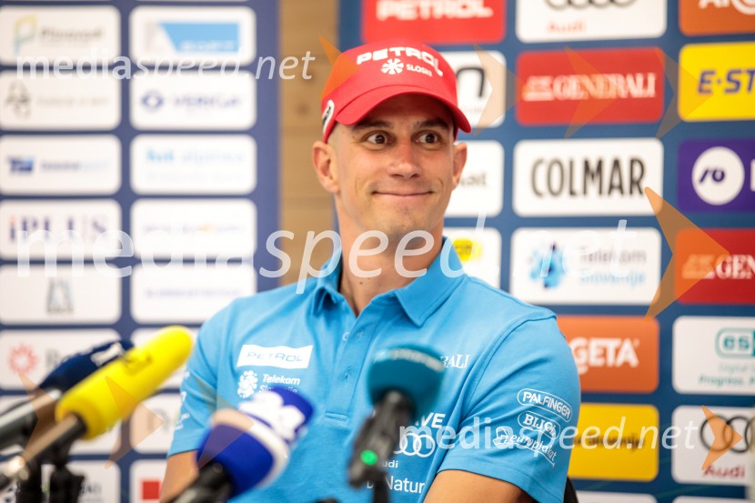  Žan Kranjec, smučarNovinarska konferenca Žana Kranjca in trenerja Mihe Verdnika