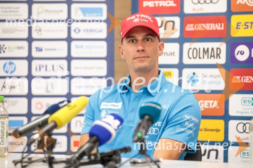  Žan Kranjec, smučarNovinarska konferenca Žana Kranjca in trenerja Mihe Verdnika