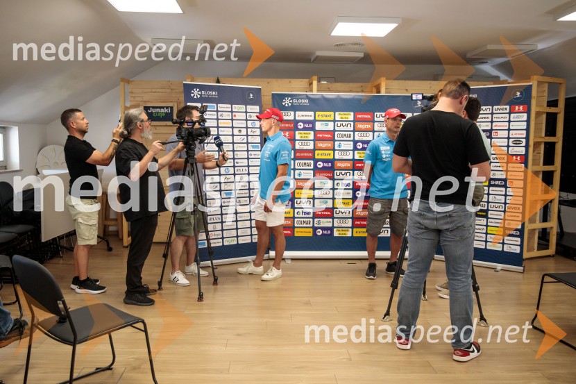 Novinarska konferenca Žana Kranjca in trenerja Mihe Verdnika