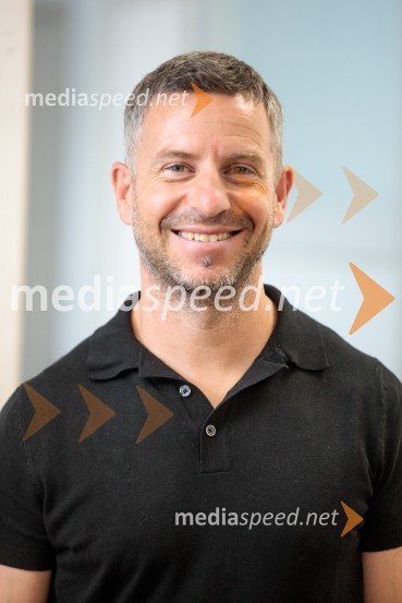  Rene Mlekuž, bivši profesionalni smučarNovinarska konferenca Žana Kranjca in trenerja Mihe Verdnika