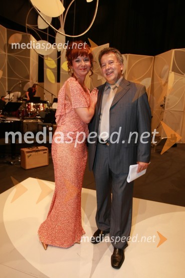 Lara P. Jankovič, povezovalka prireditve in Zdravko Geržina, glasbena agencija Geržina40. Festival narečnih popevk 2009