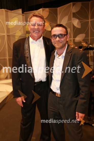 Rudi Šantl, pevec in Mišo Kontrec, avtor glasbe in besedila zmagovalne skladbe po mnenju žirije40. Festival narečnih popevk 2009