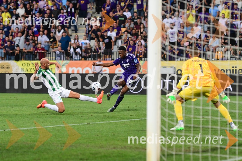 Maribor : Paks, nogomet