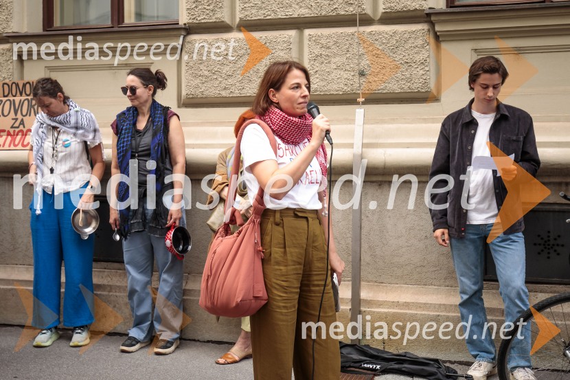  Zala Primc, aktivistkaProtest civilne družbe Gaza strada, kaj dela vlada!?