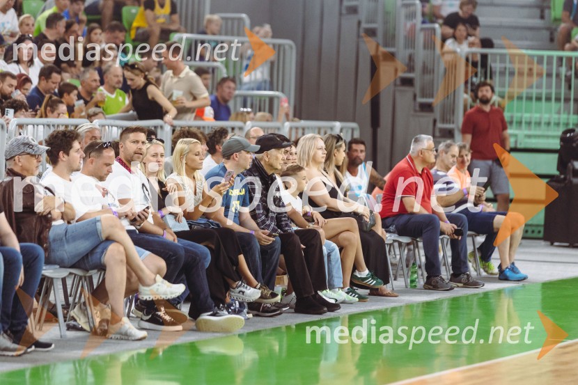 Slovenija : Nemčija, Košarka