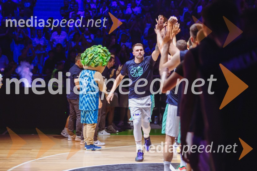  Luka  Dončić, košarkarSlovenija : Nemčija, Košarka