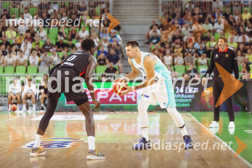  Luka  Dončić, košarkarSlovenija : Nemčija, Košarka