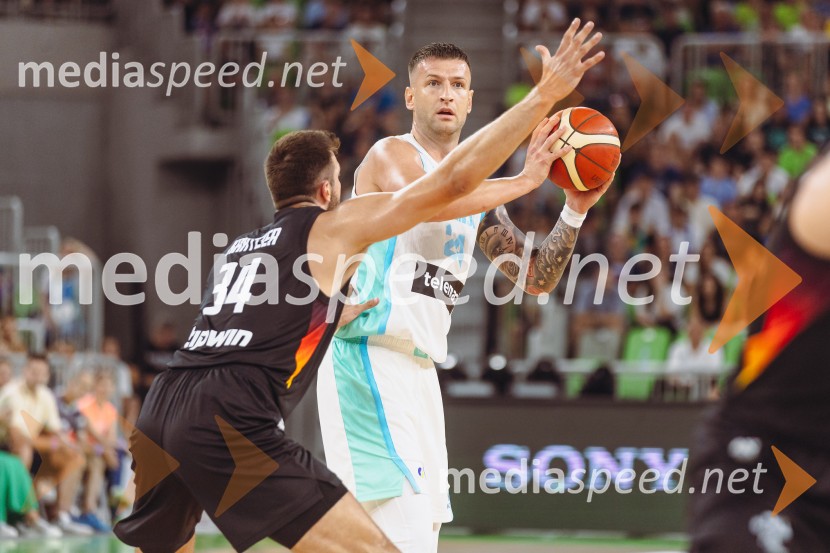  Alen Omić, košarkarSlovenija : Nemčija, Košarka