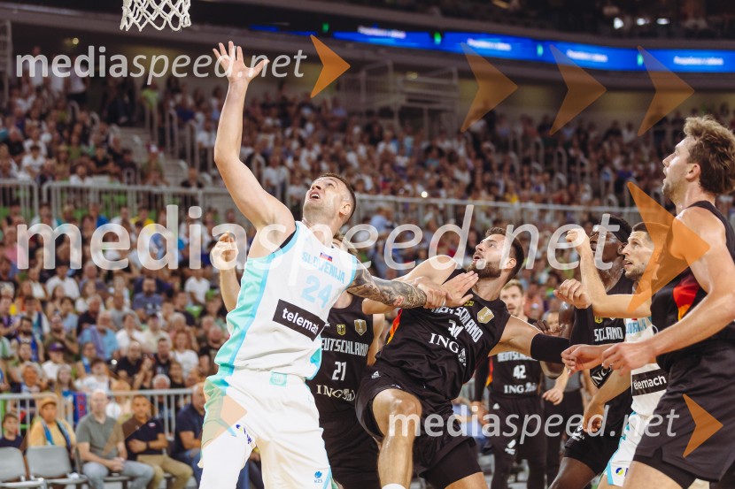  Alen Omić, košarkar;  ... ;  Jan Mlakar, nogometašSlovenija : Nemčija, Košarka