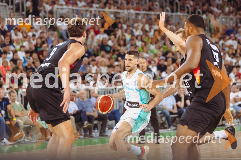 Slovenija : Nemčija, Košarka