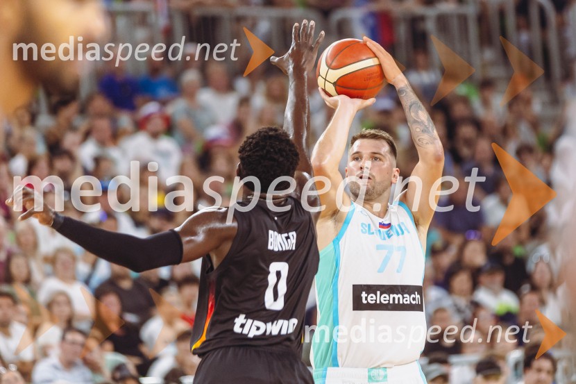  Luka  Dončić, košarkarSlovenija : Nemčija, Košarka