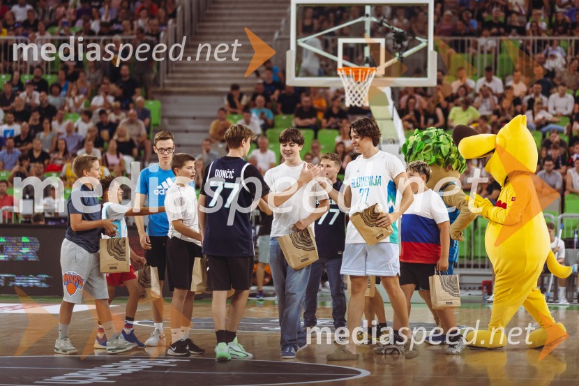 Slovenija : Nemčija, Košarka