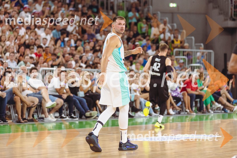  Luka  Dončić, košarkarSlovenija : Nemčija, Košarka