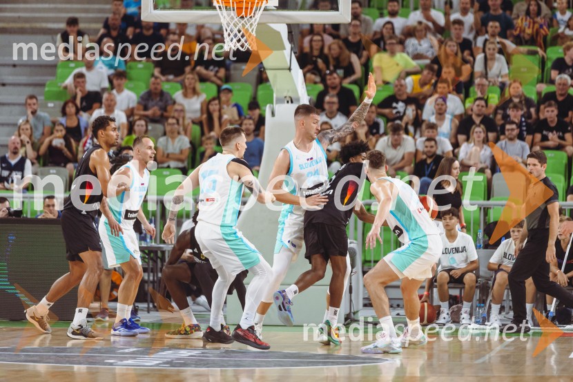 Slovenija : Nemčija, Košarka