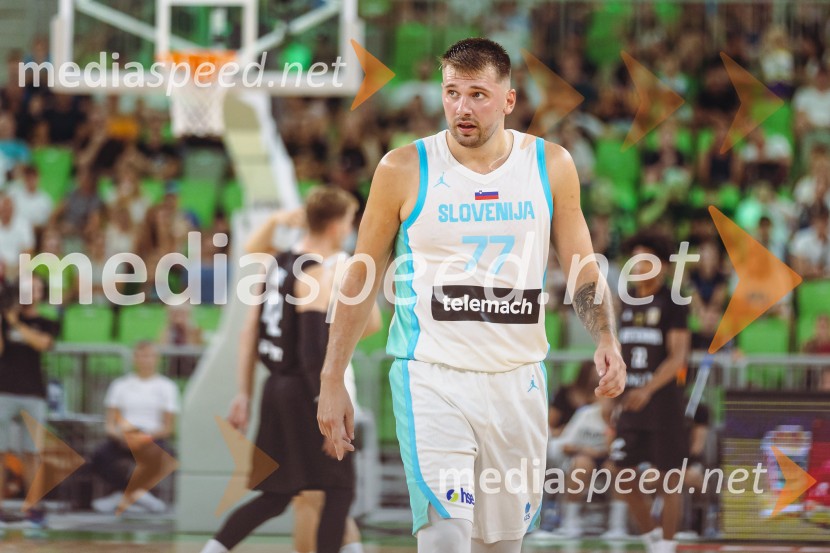  Luka  Dončić, košarkarSlovenija : Nemčija, Košarka