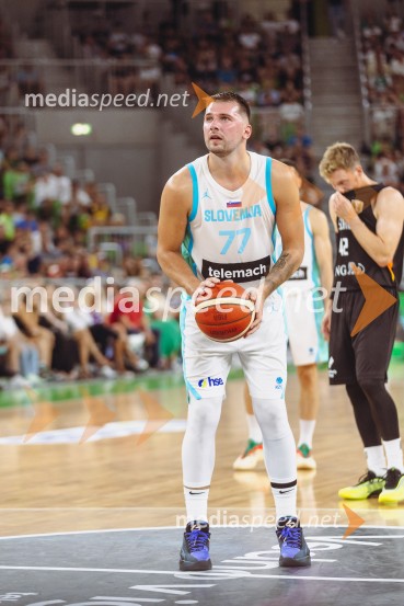  Luka  Dončić, košarkarSlovenija : Nemčija, Košarka