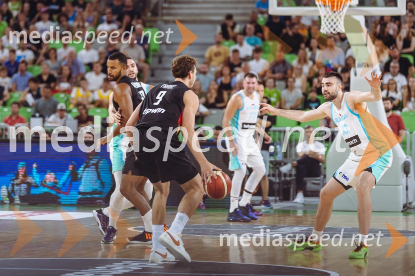 Slovenija : Nemčija, Košarka