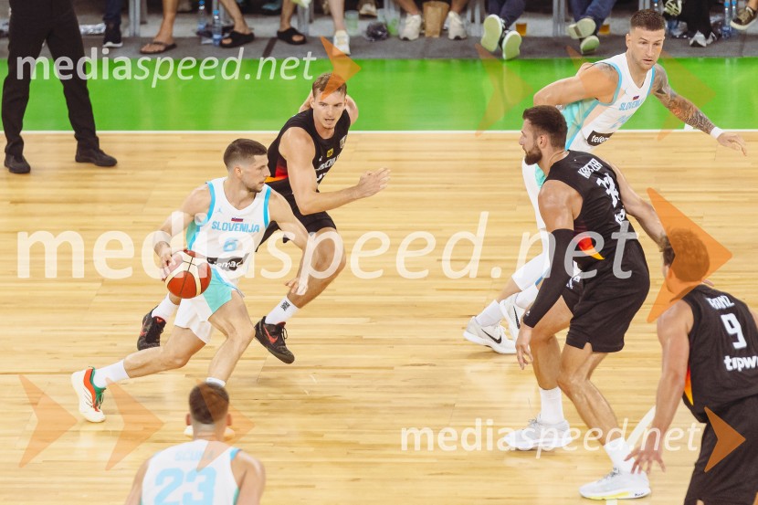 Slovenija : Nemčija, Košarka