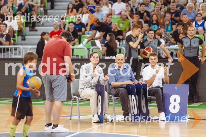  Domen Prevc, smučarski skakalec;  ... ;  Tim MarovtSlovenija : Nemčija, Košarka