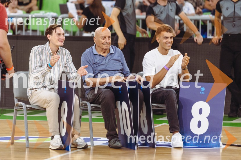  Domen Prevc, smučarski skakalec;  ... ;  Tim MarovtSlovenija : Nemčija, Košarka