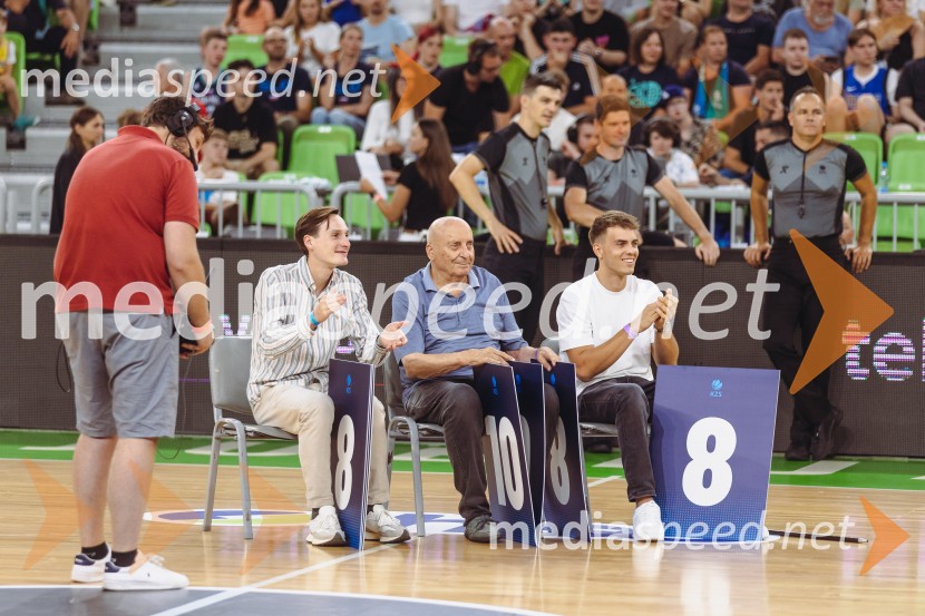  Domen Prevc, smučarski skakalec;  ... ;  Tim MarovtSlovenija : Nemčija, Košarka