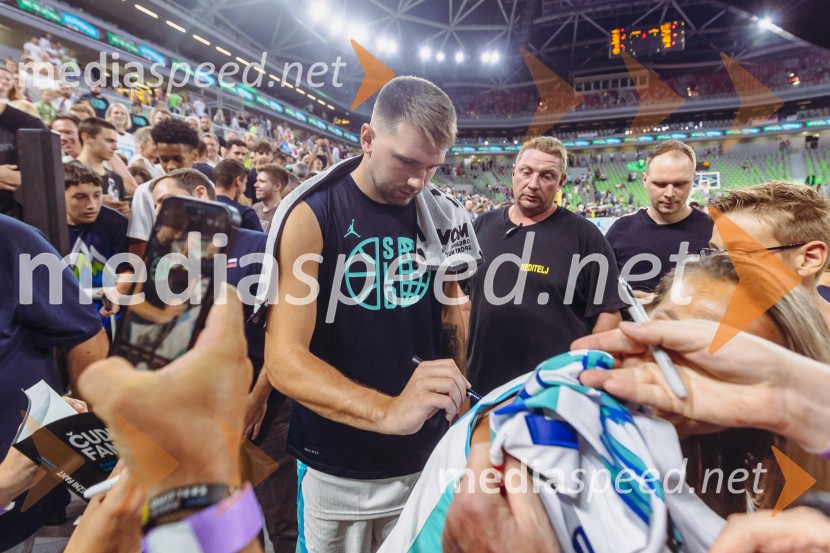  Luka  Dončić, košarkarSlovenija : Nemčija, Košarka